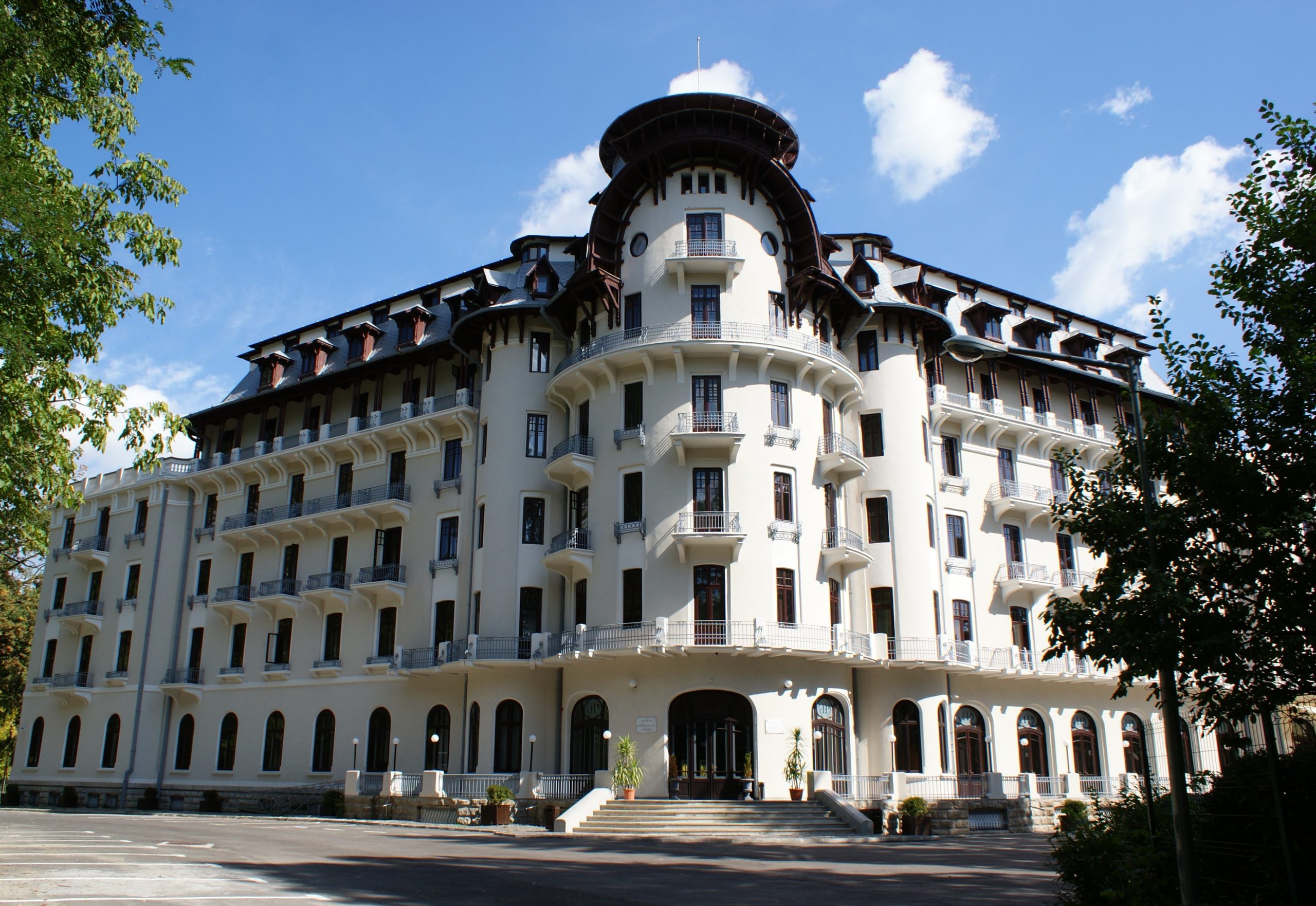 Hotel Palace Baile Govora | ROMANIA FOR ALL IT