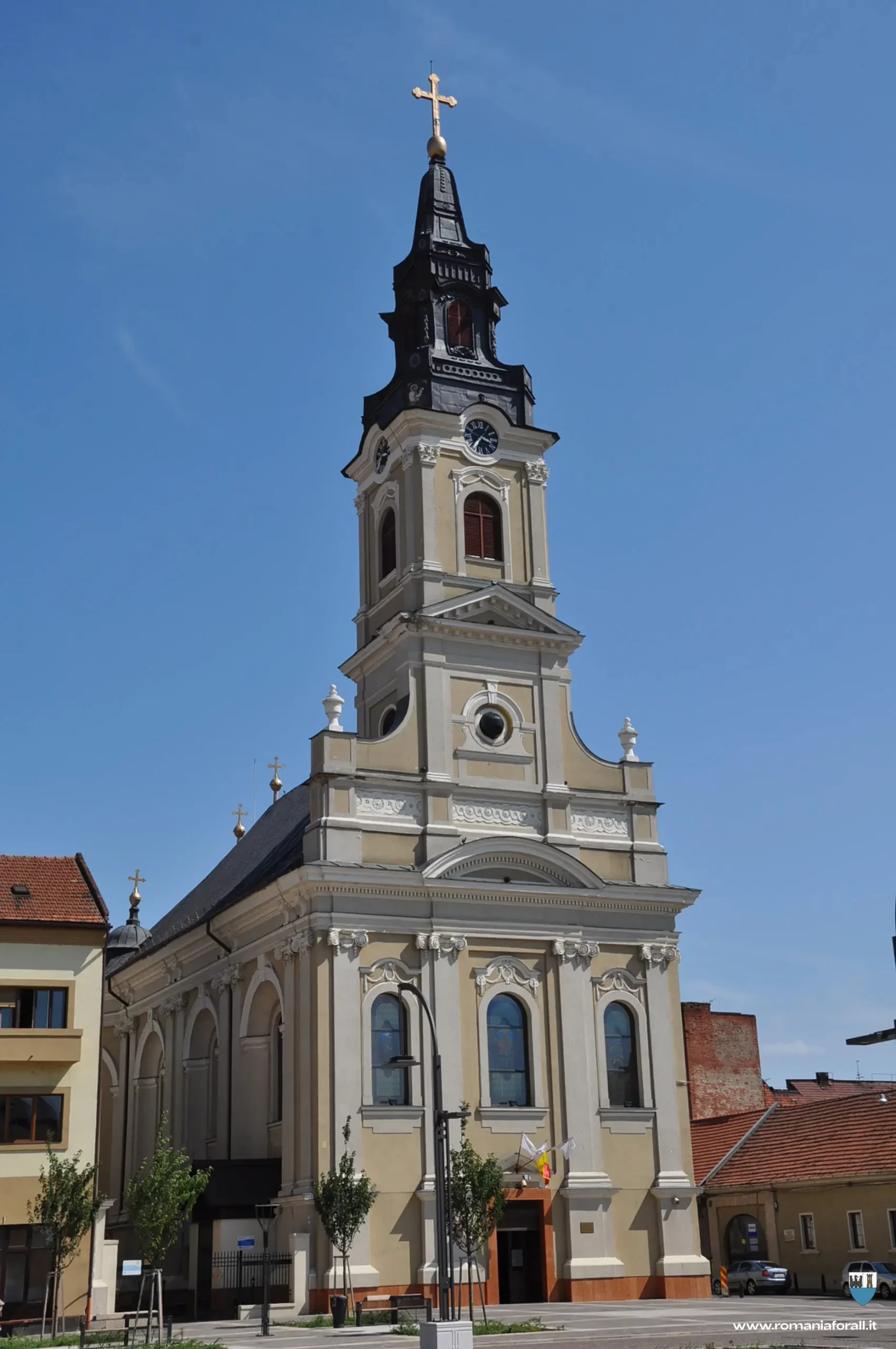 Crisana - Oradea - Biserica cu Lună - Romania for all