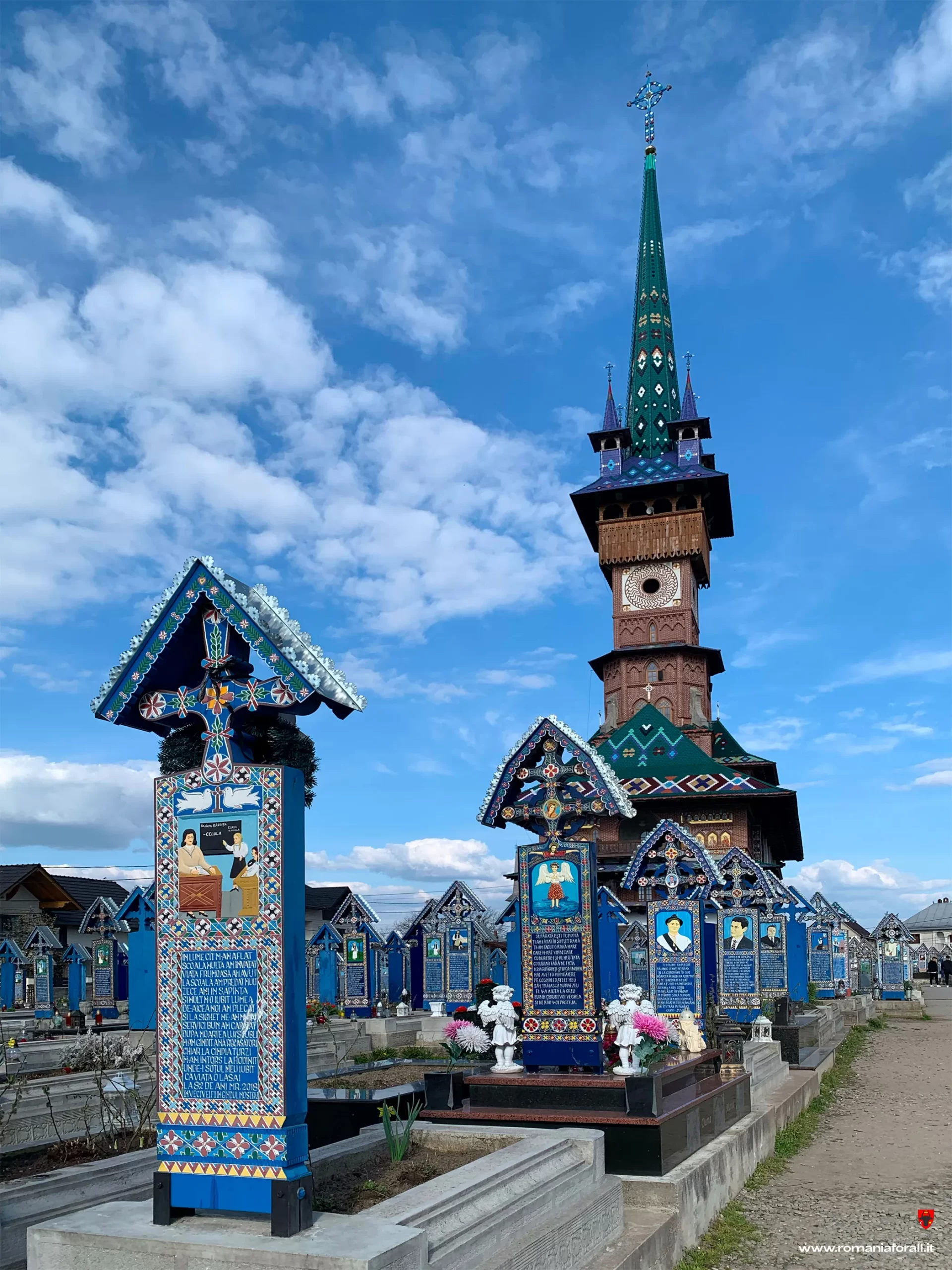 Maramureș - Satu Mare - Cimitirul vesel - Romania for all