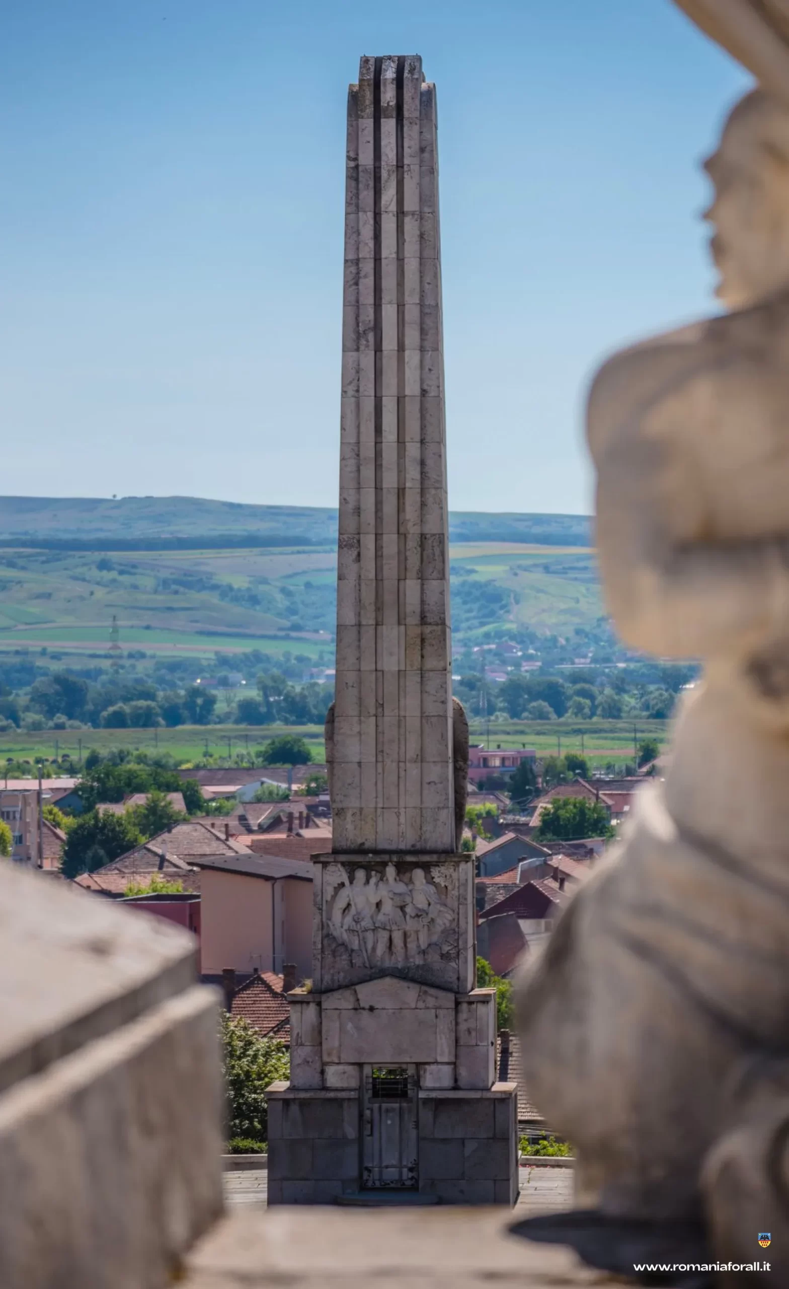Transilvania - Alba-Iulia - Obeliscul „Horea, Cloșca și Crișan” - Romania for all